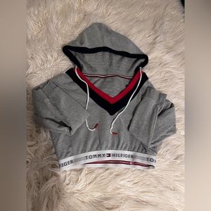 Tommy Hilfiger crop long sleeve with hoodie